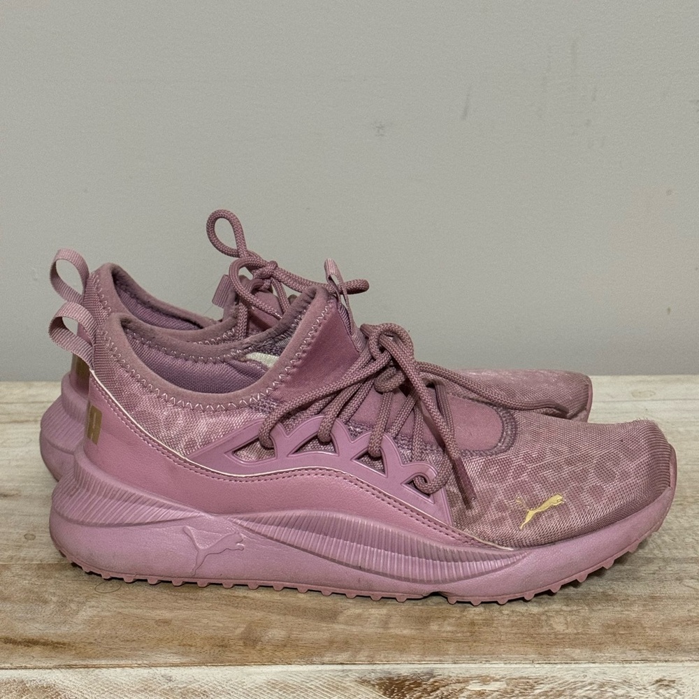 Women’s puma sneakers